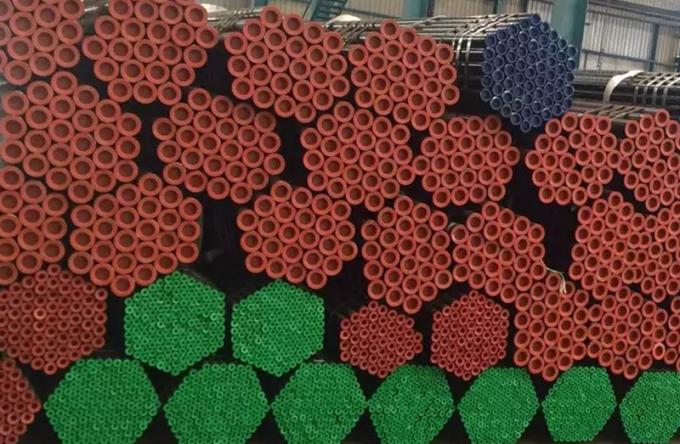 質の高いASTM A106 / API 5L Sch 40 Sch 80 Sch120 黒色塗装された鋼無縫管 炭素鋼パイプライン価格 4